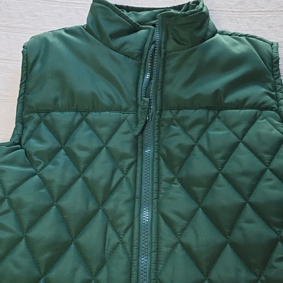 Crown & Ivory Quilted Vest | Forest Green | Diamond Stitch | Boys Size M - Picture 2 of 11